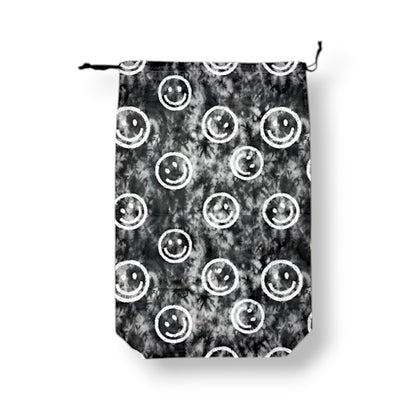 Grunge Smiley Camp Mesh Laundry Bag for dirty clothes – summer camp essential, breathable mesh, Bee Bee Designs.