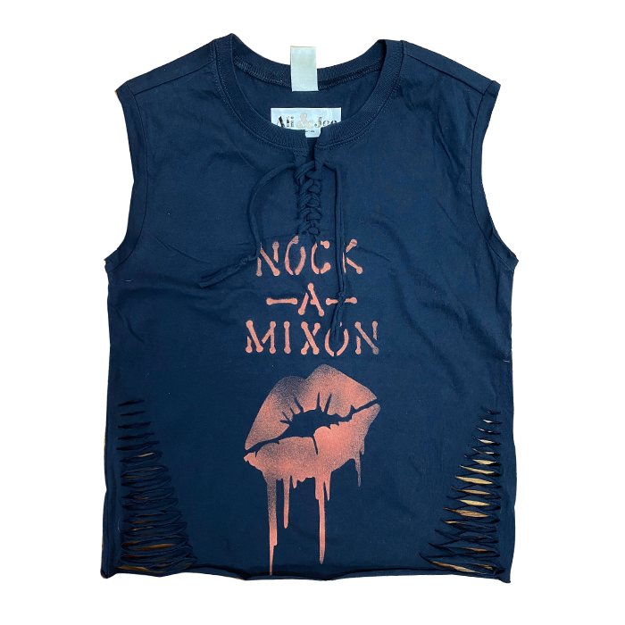Dripping Lips Tonal Laced Up Camp Muscle Shirt